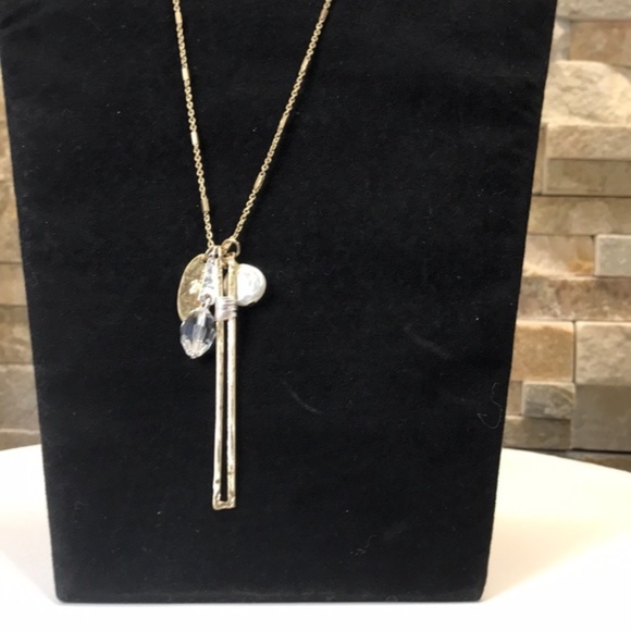 💎💎💎Canvas Goldtone & Crystal Pendant Necklace - Picture 4 of 4